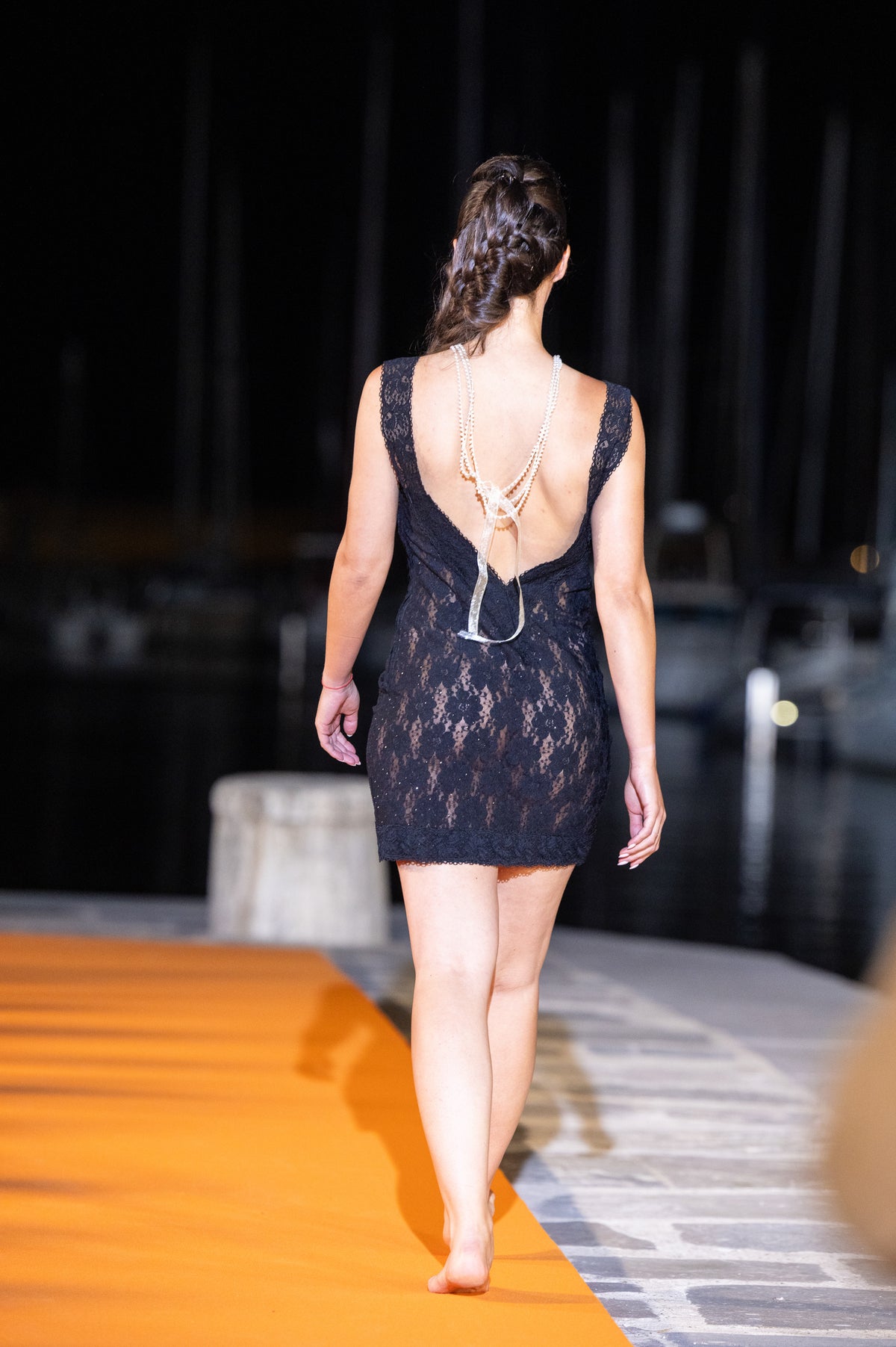 👑CINÉMA NOIR
Robe couture en dentelle noire
