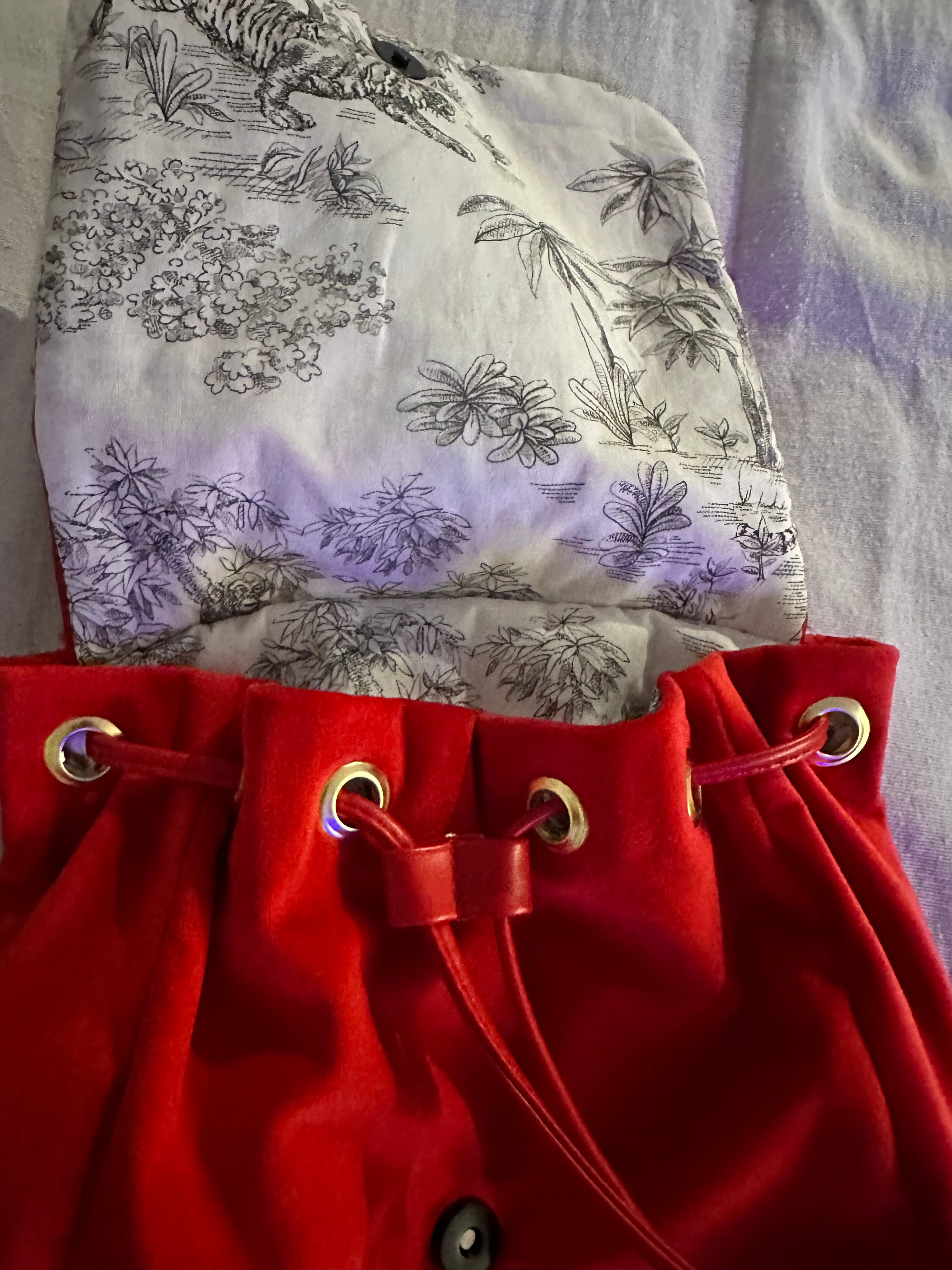 Sac à dos en velours lisse rouge