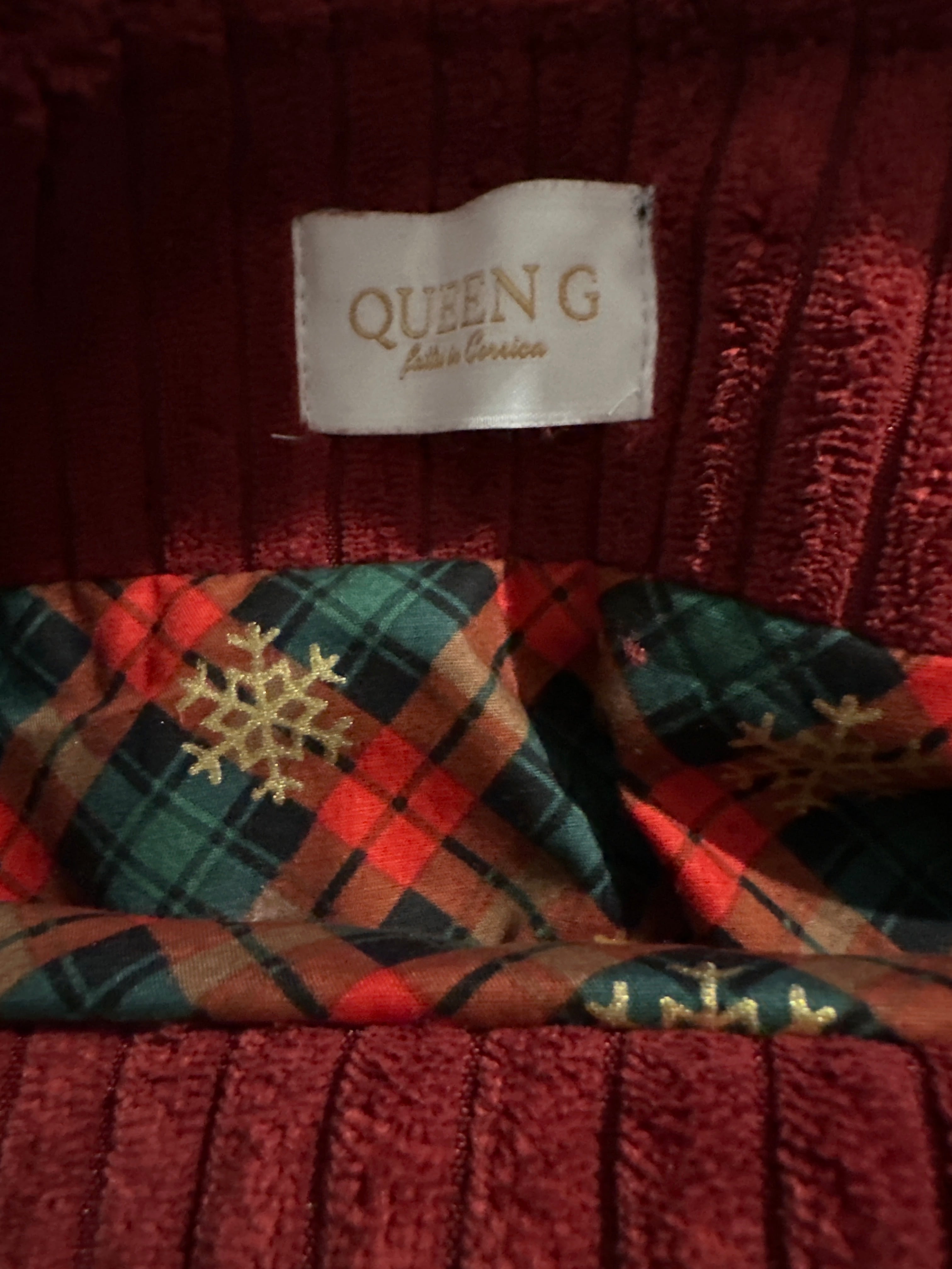 Sac à main de couleur Rouge intérieur coton et sa broderie Verte