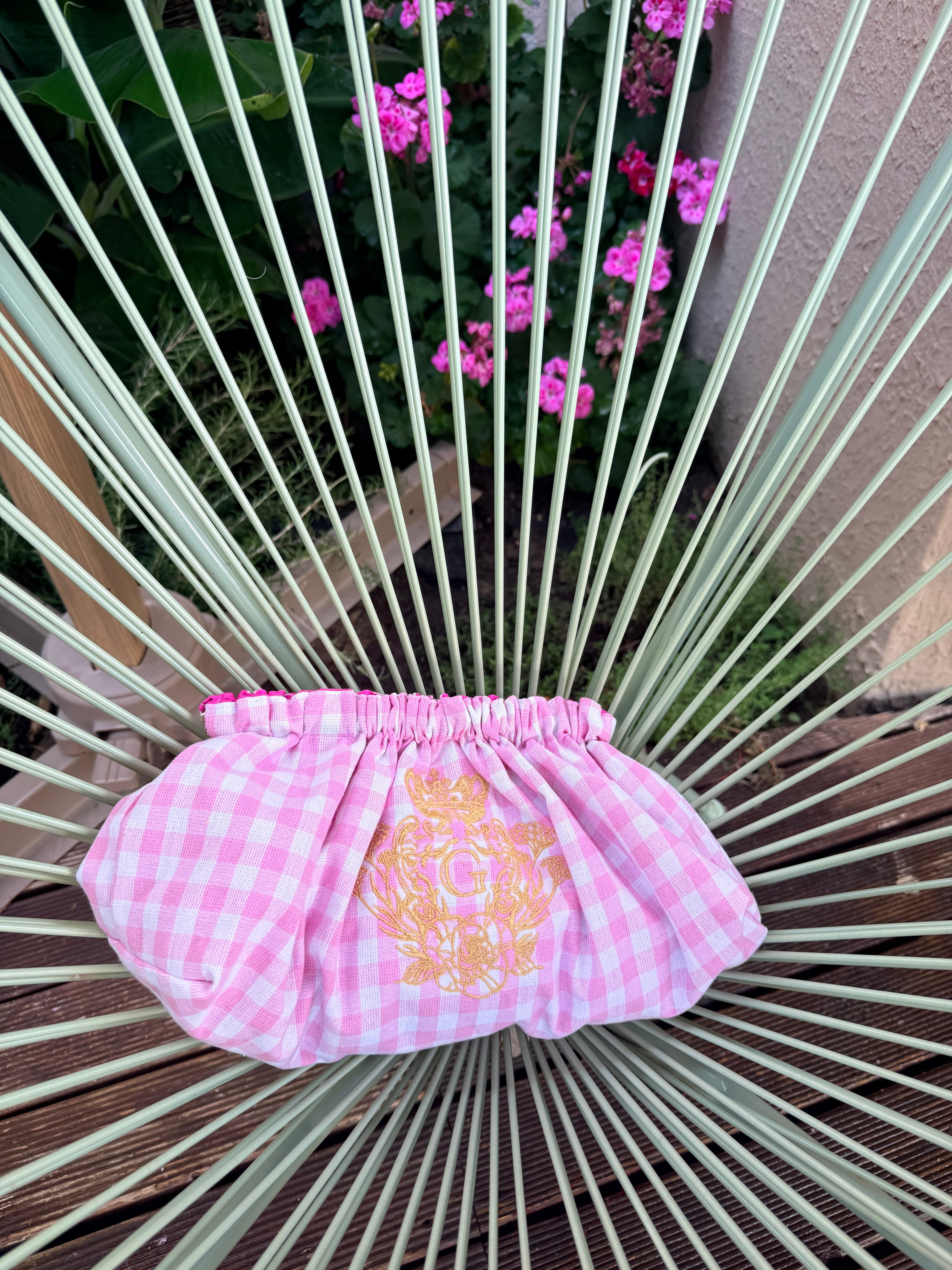 Pochette Vichy Rose – Signature dorée
