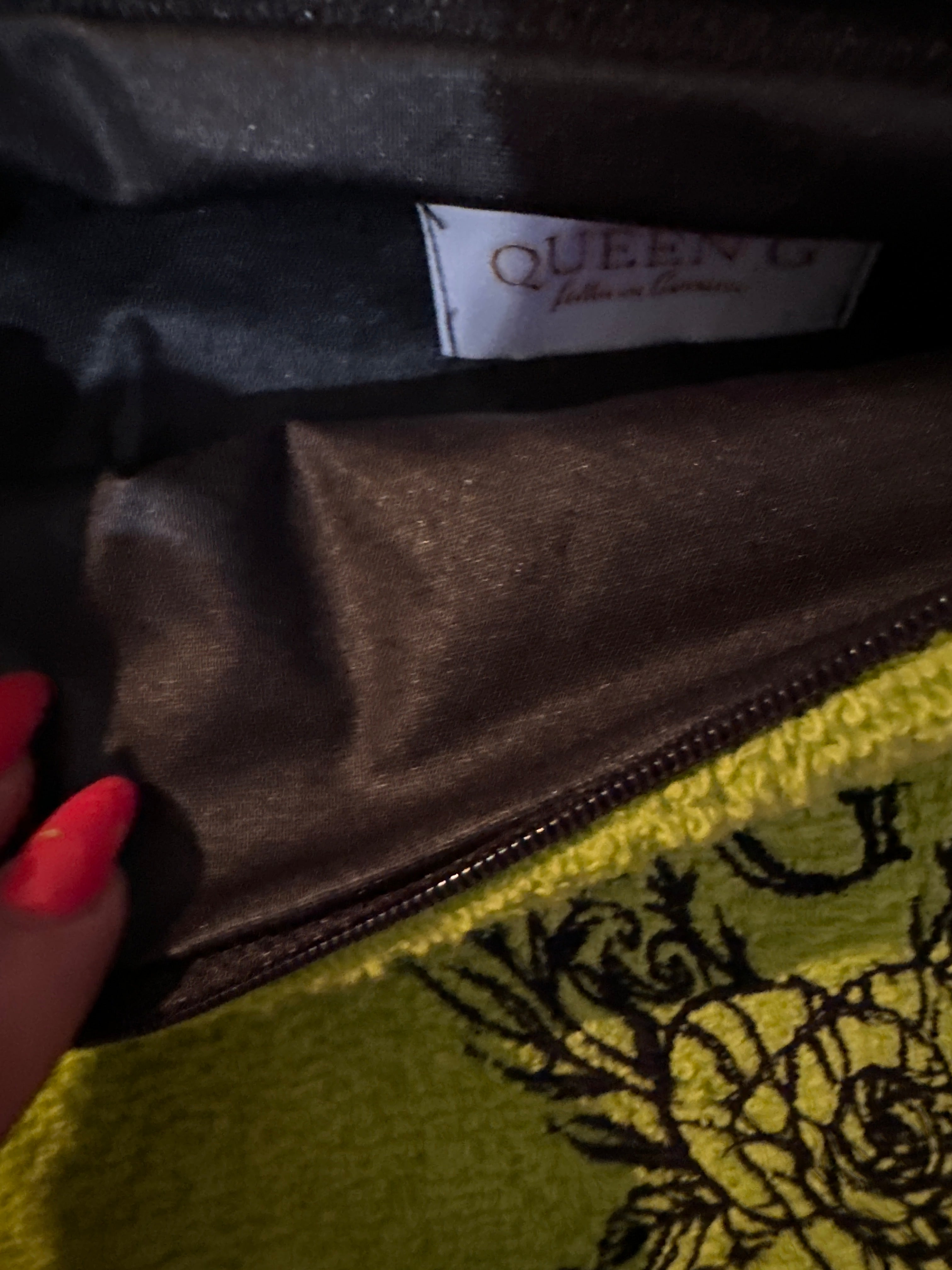Pochette en éponge Bonie Vert Pomme intérieur en cretonne enduite Noir Logo Noir