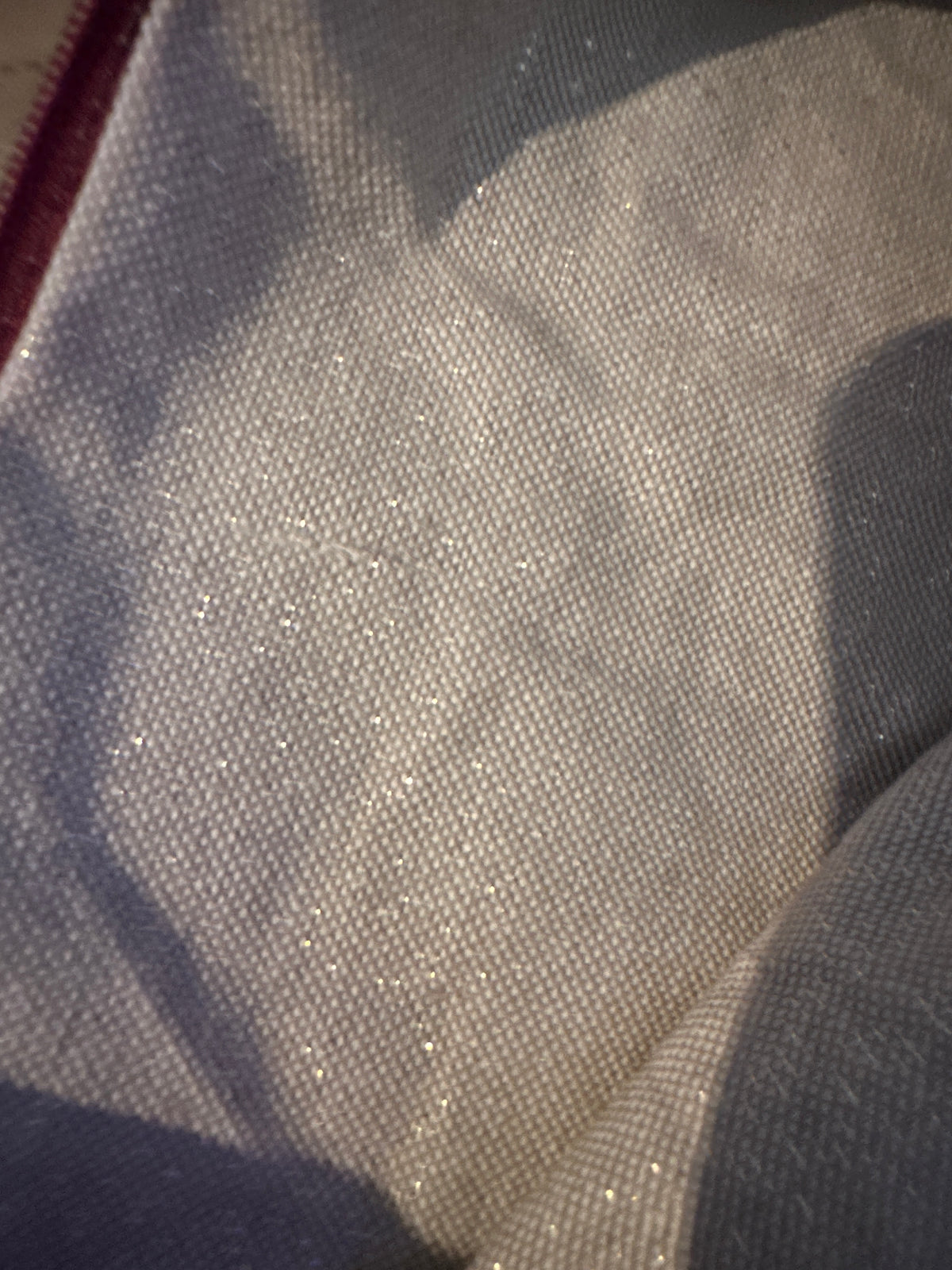 Pochette XL en éponge Bonie Prune intérieur en cretonne enduite Doré Logo Doré