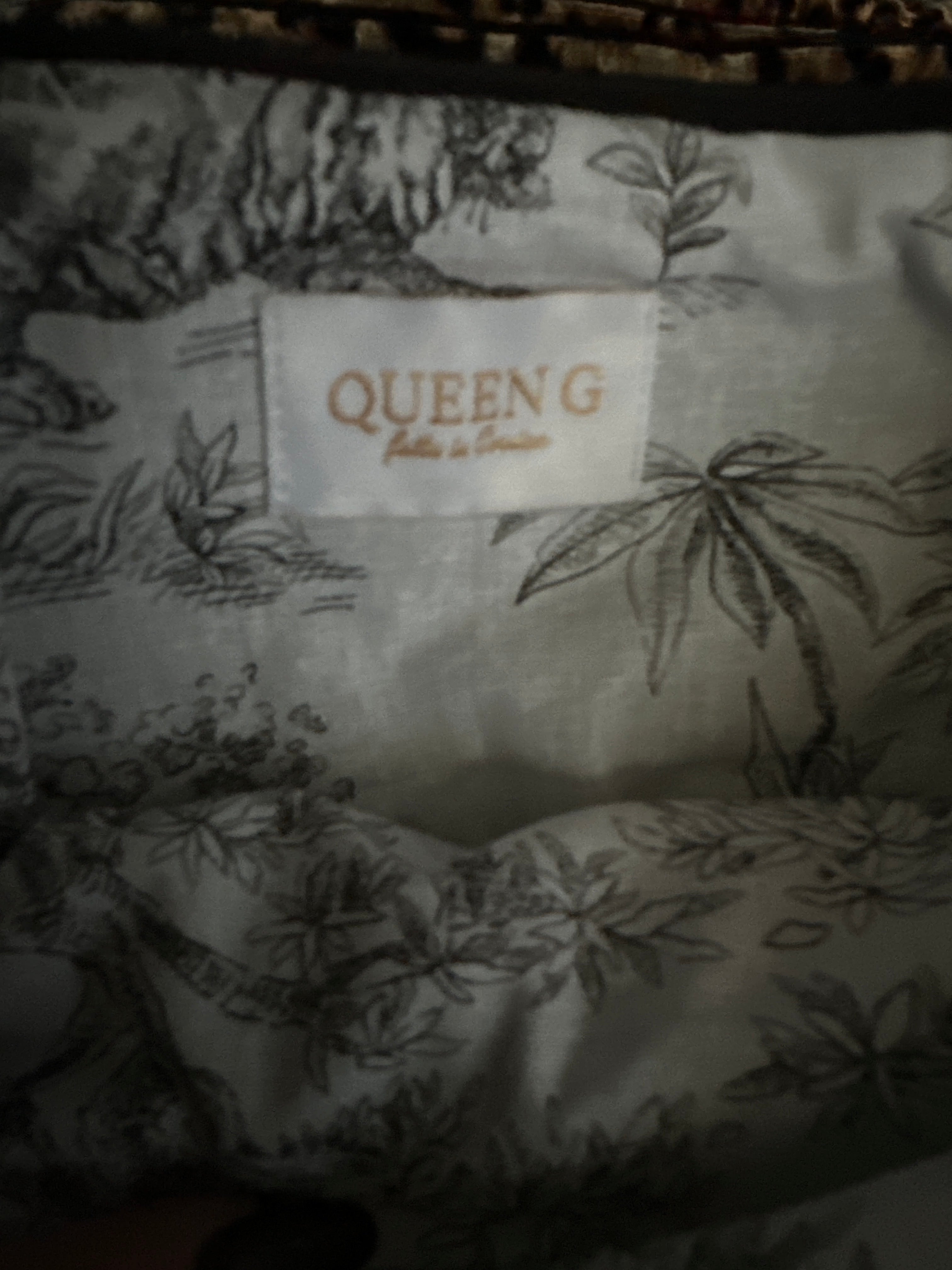 Pochette XL , en velours Matelassé Imprimé Léopard 🐆 modèle « Maddie »et son logo brodé Rouge