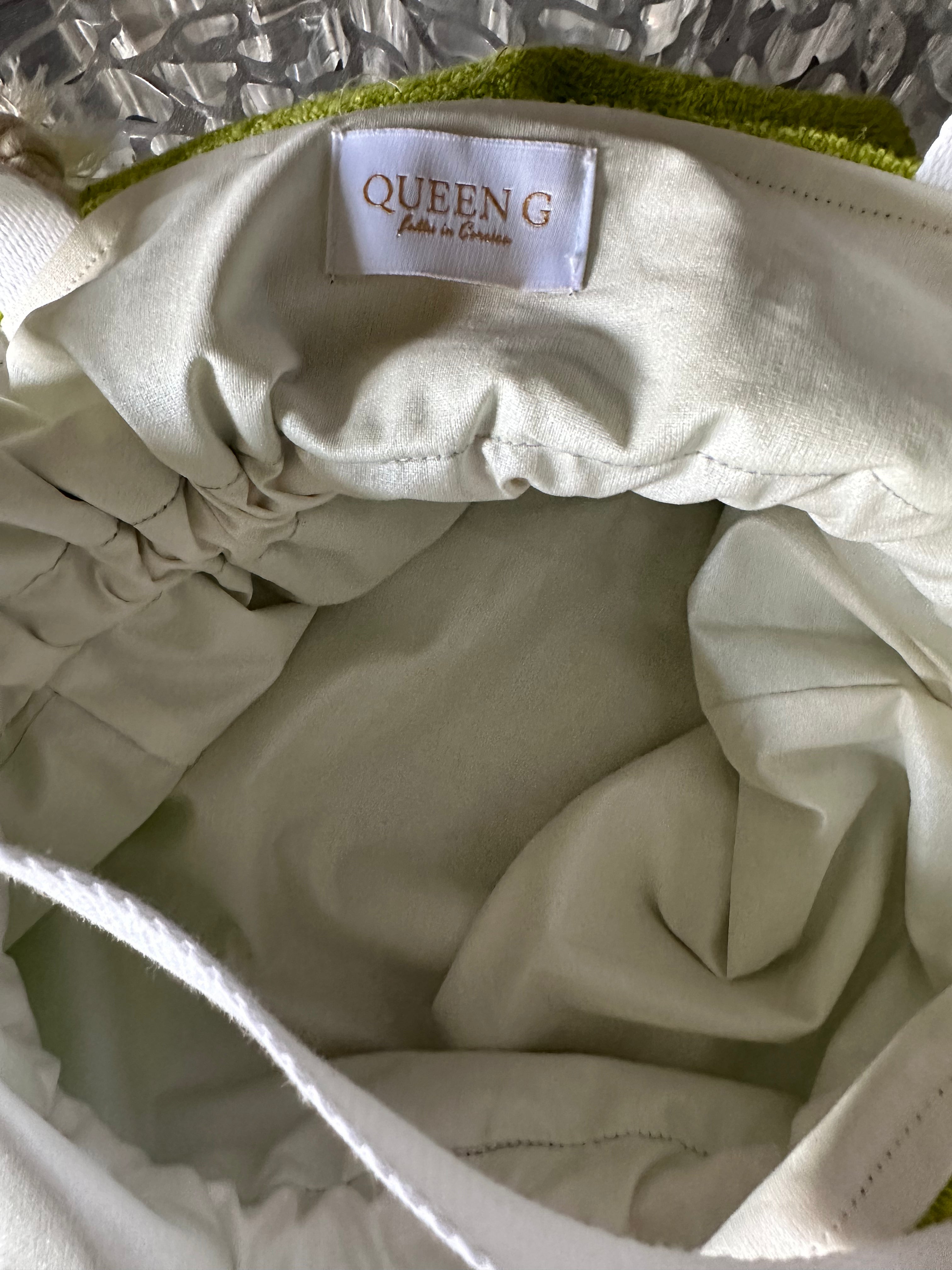 Modèle sac cabas moyen en éponge Bonie Vert pomme intérieur en cretonne Blanc nacré logo doré