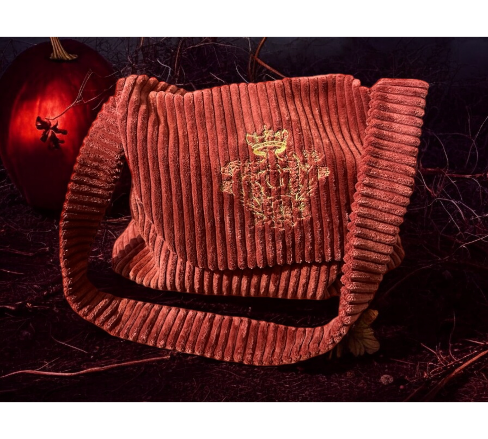 Sac besace couleur Terracotta intérieur coton et son logo brodé doré