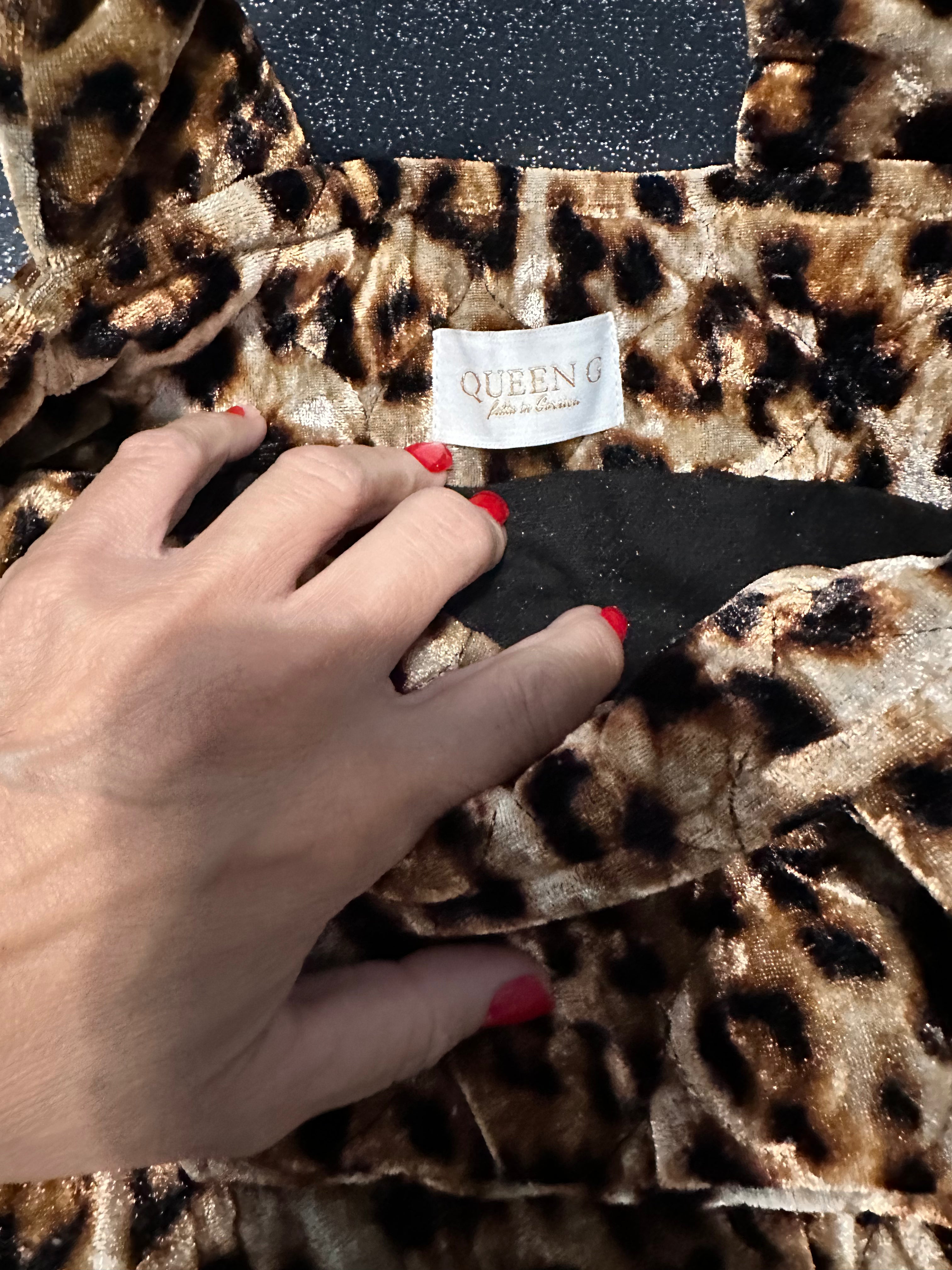 Sac à main imprimé 🐆 léopard 🐆 intérieur en tissu coton noir et sa broderie Verte