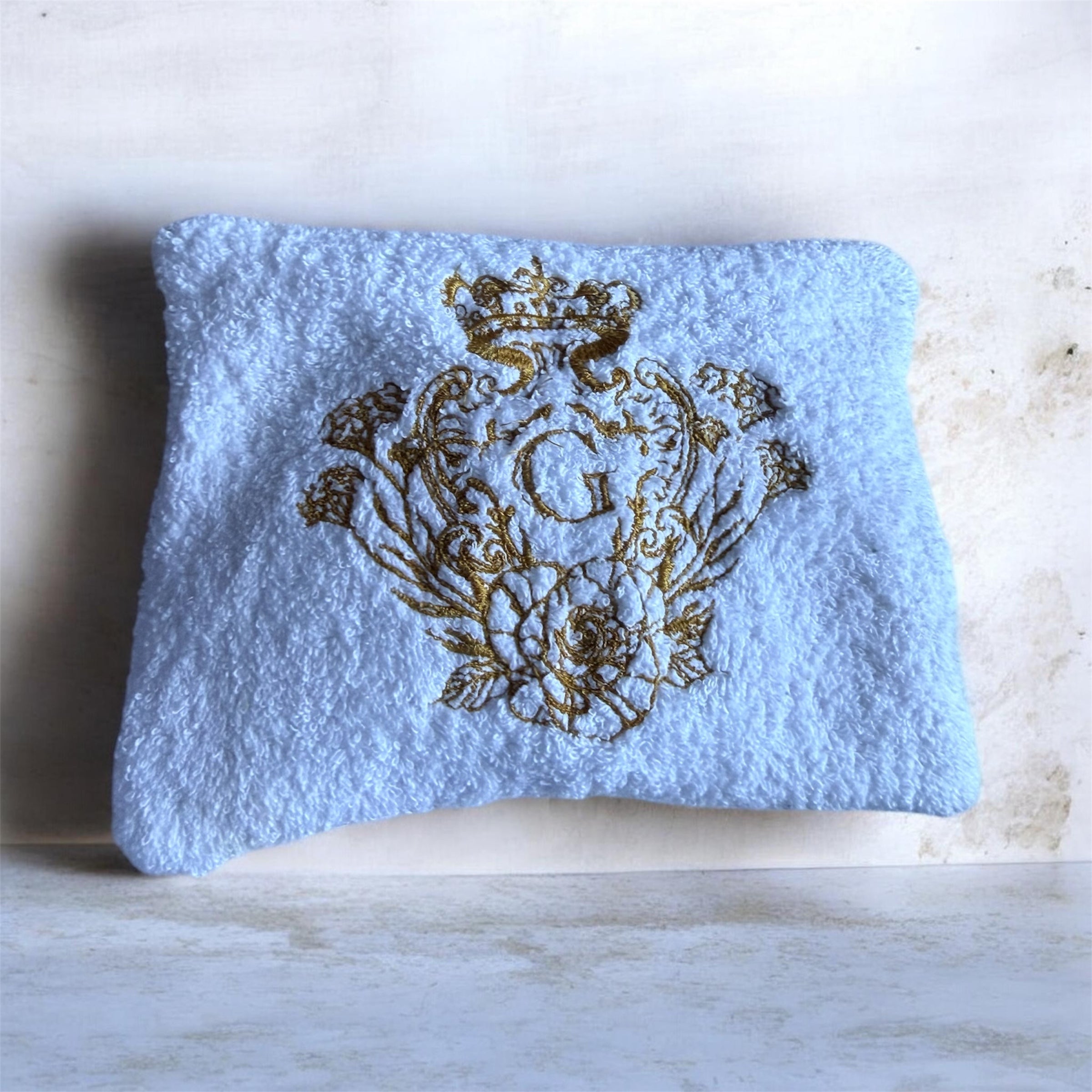 Pochette S en éponge Blanche  intérieur en cretonne enduite thème flamant logo Doré