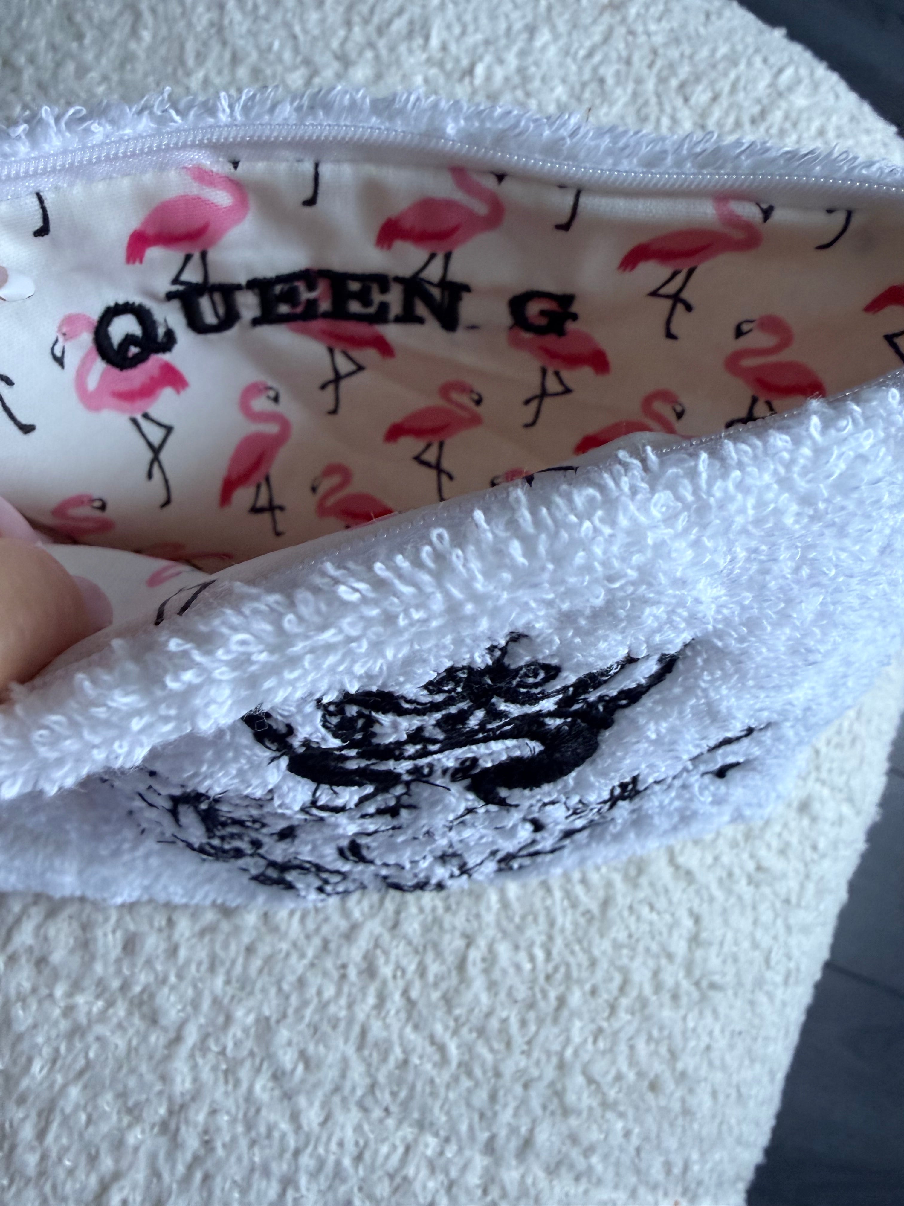 Pochette S en éponge Blanche  intérieur en cretonne logo Noir