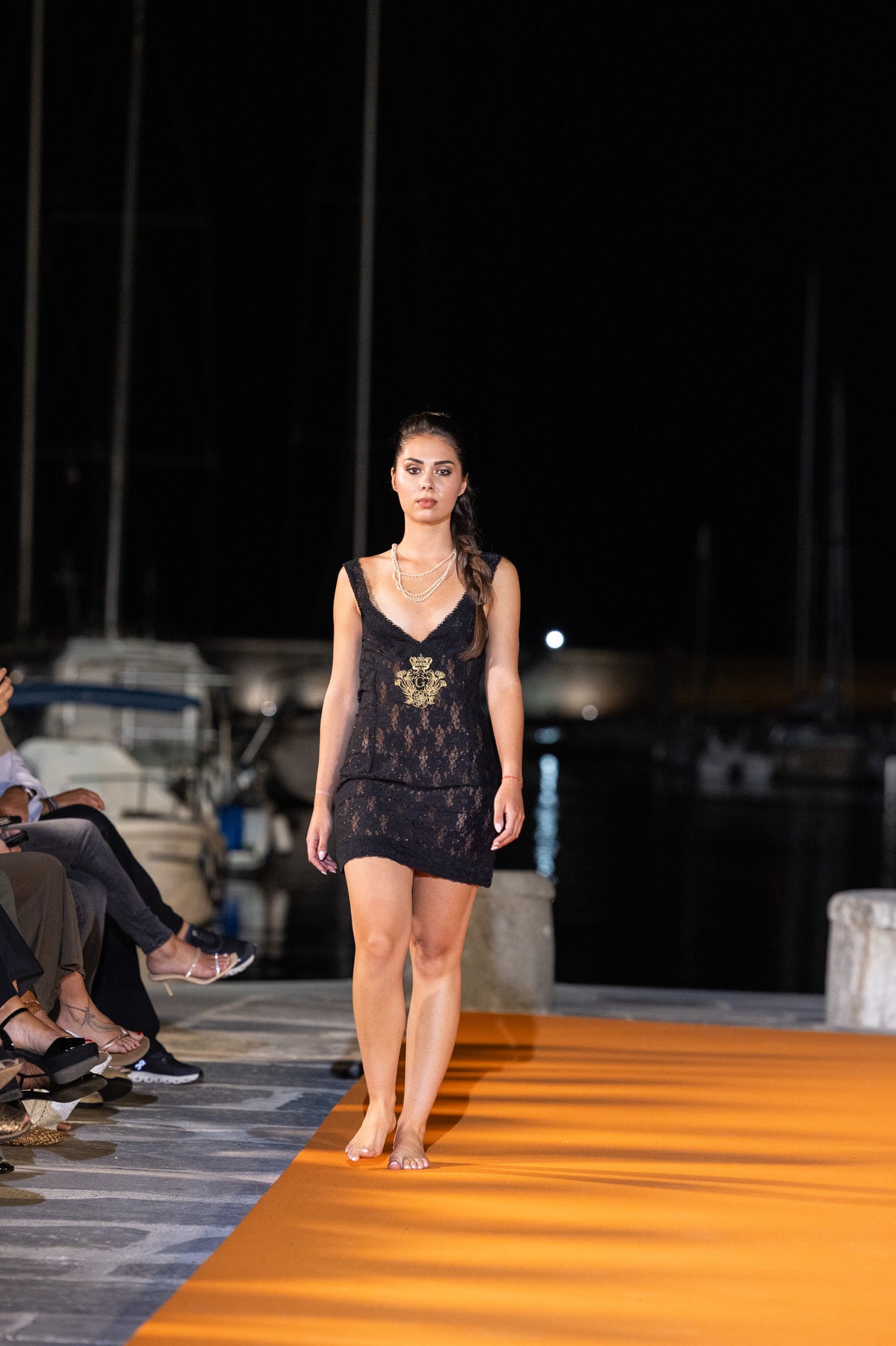 👑CINÉMA NOIR
Robe couture en dentelle noire
