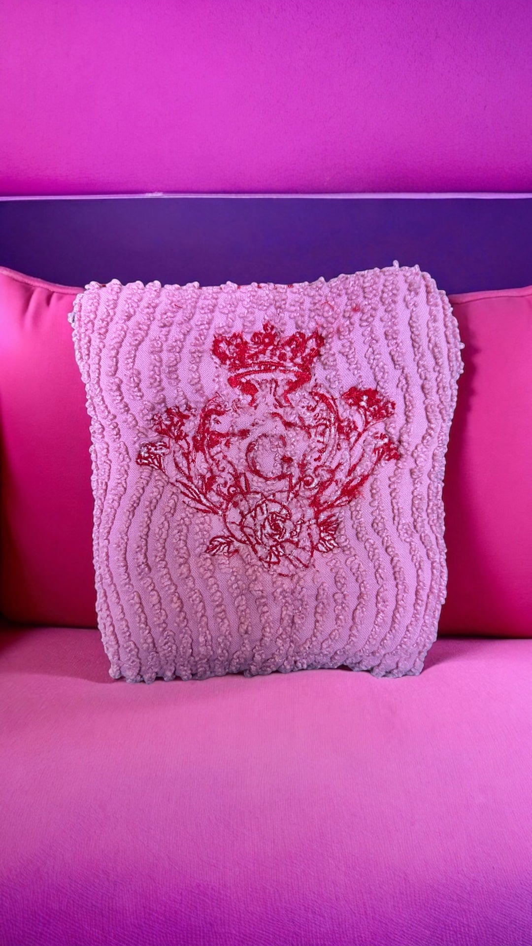 Pochette S vieux rose doublure en cretonne enduite beige et son logo Rouge