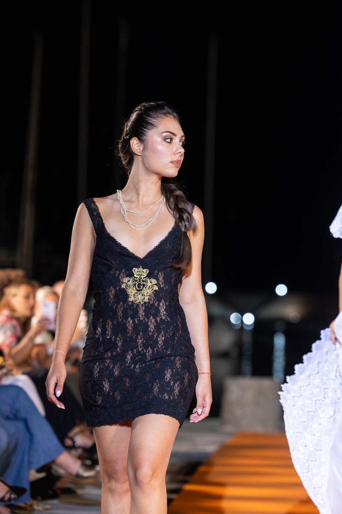 👑CINÉMA NOIR
Robe couture en dentelle noire