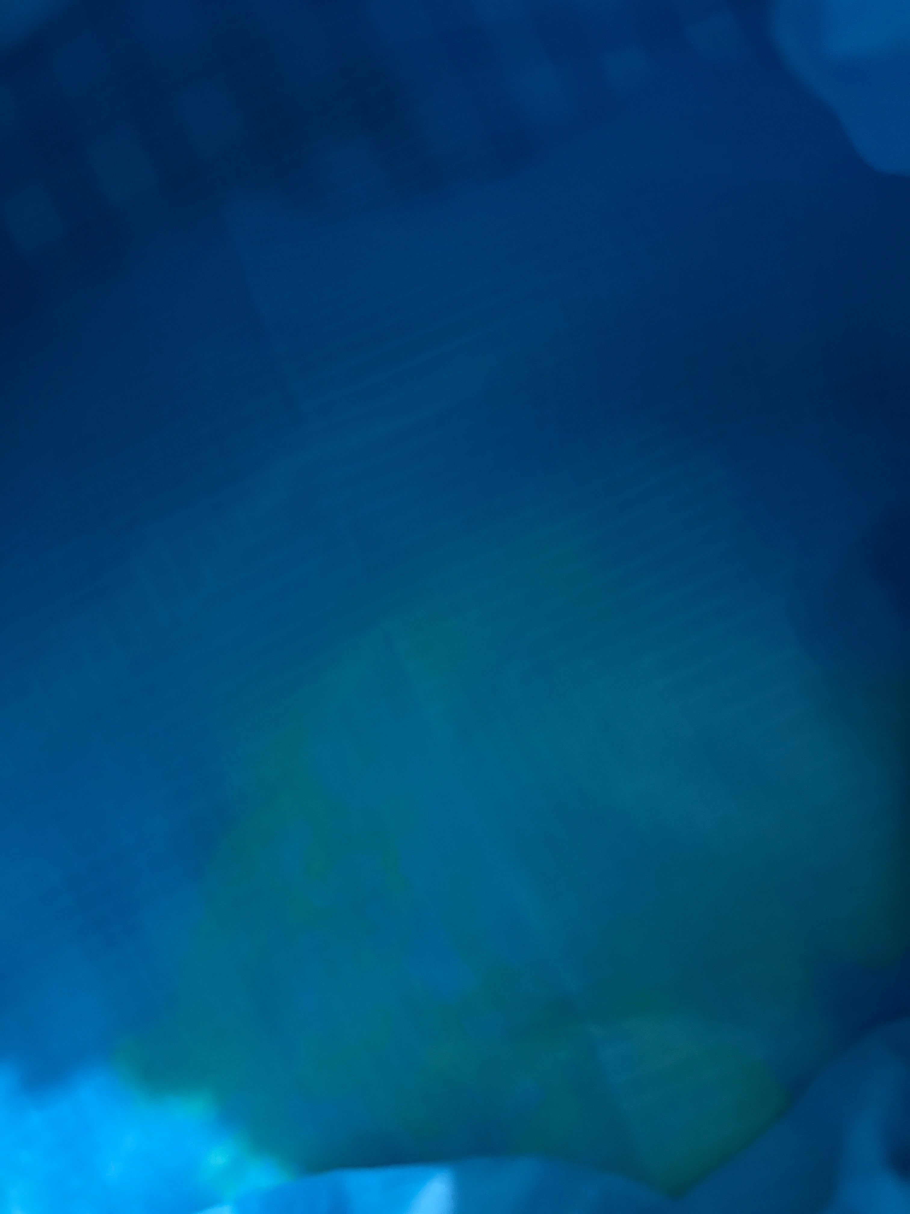 Pochette Vichy Bleu – Signature Jaune Fluo
