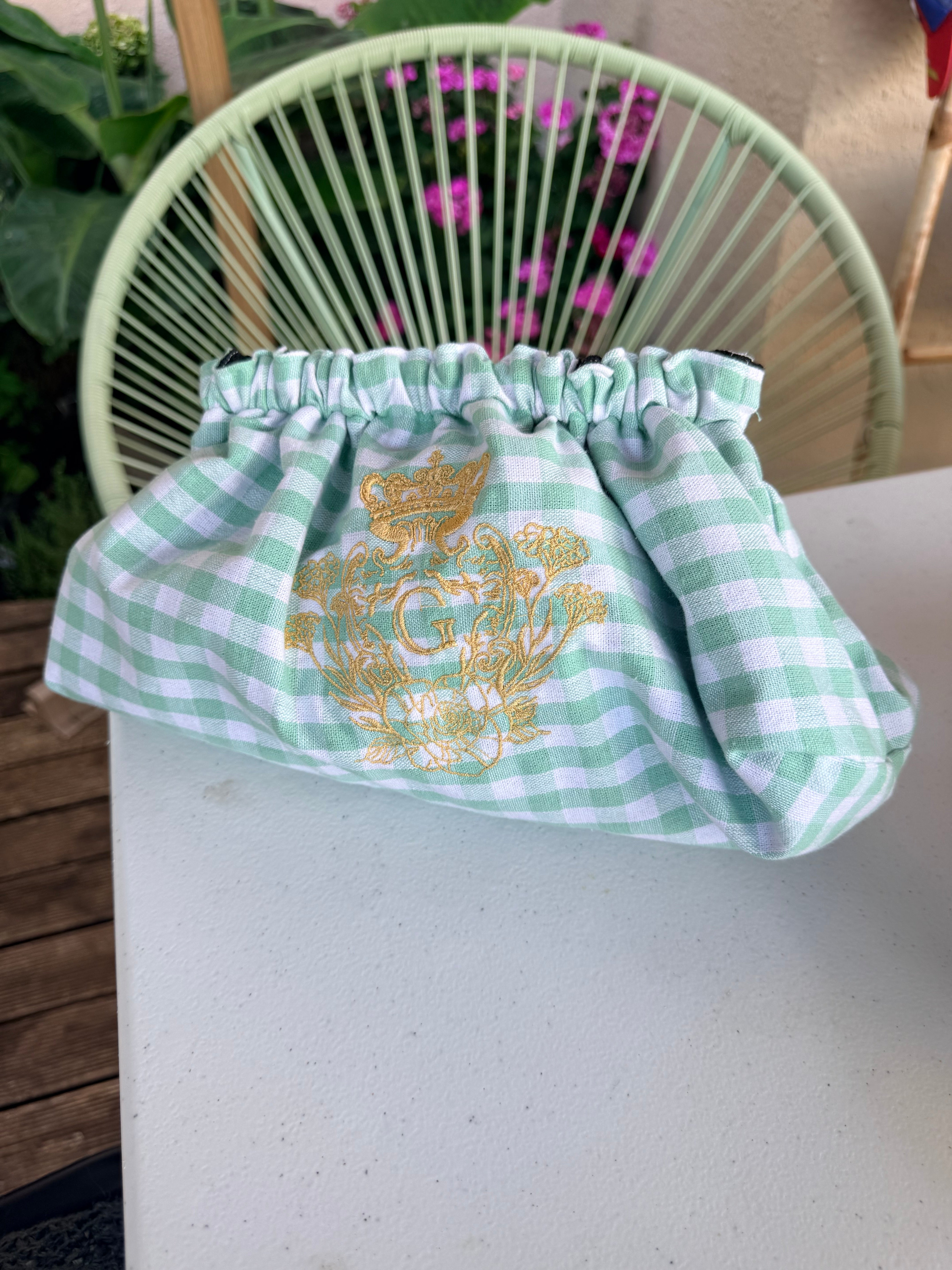Pochette Vichy Verte  – Signature dorée