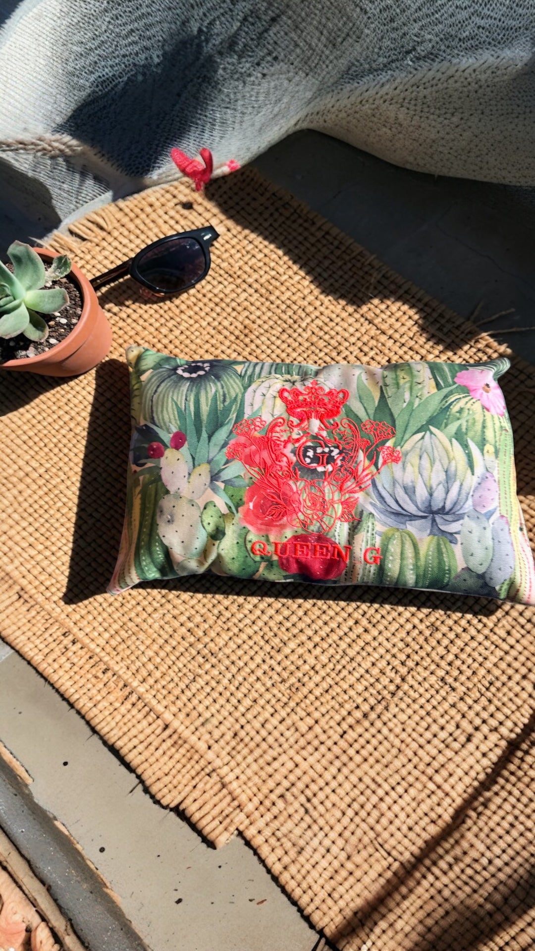 Coussin Queen G – Jardin Tropical & Logo corail 🪸