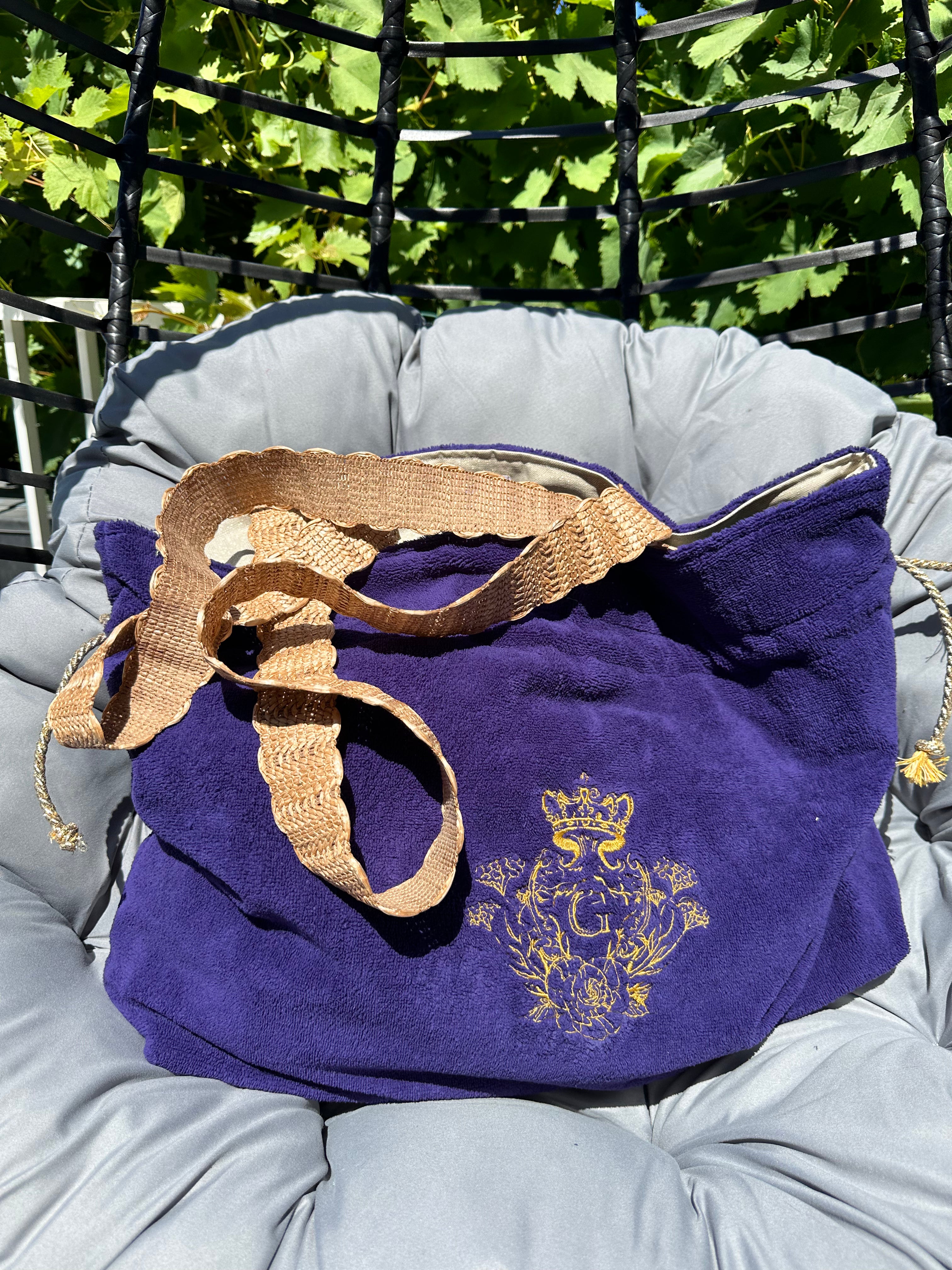 Modèle sac cabas XL en éponge Bambou de couleur Mauve intérieur en cretonne enduite Doré  pailletée et son logo Doré (ance Doré )