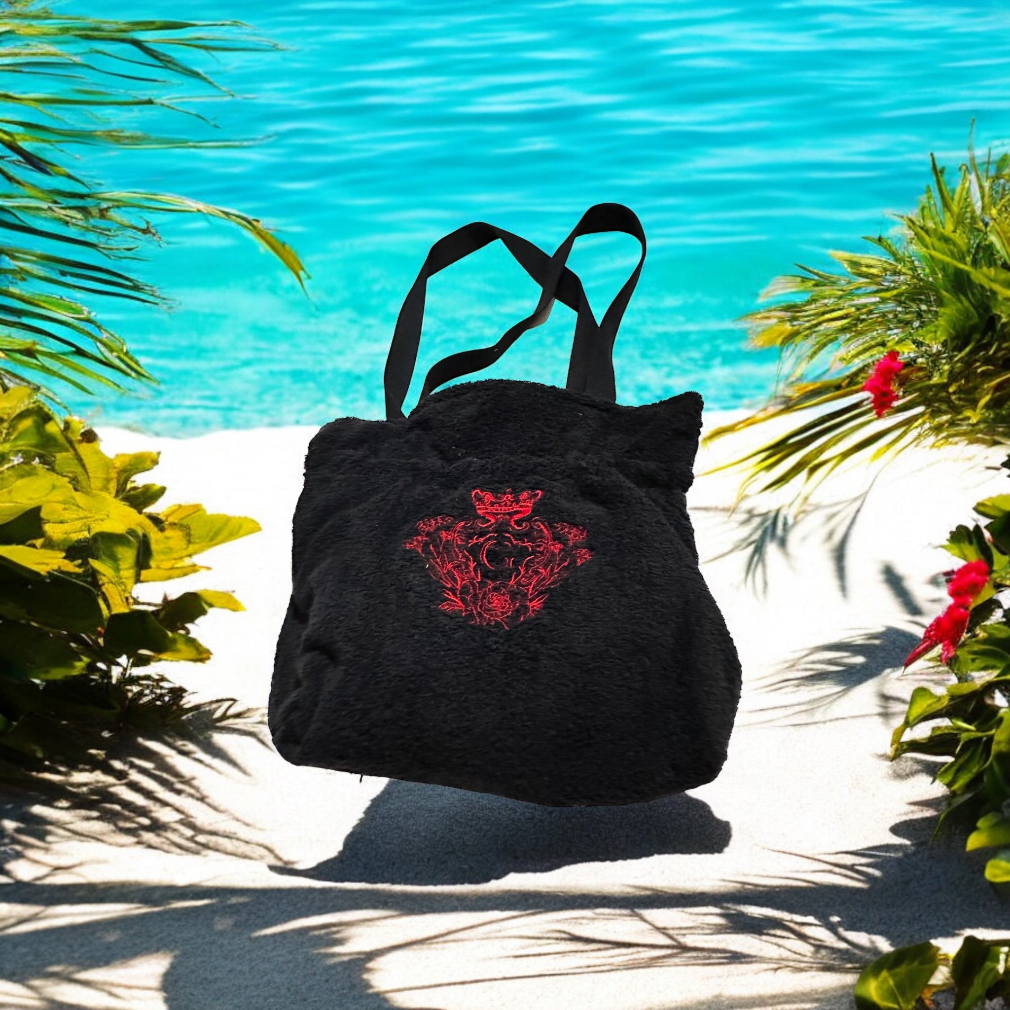 Modèle sac cabas moyen en éponge Bambou de couleur Noir intérieur en cretonne enduite Thème oiseau du Paradis et son logo Rouge