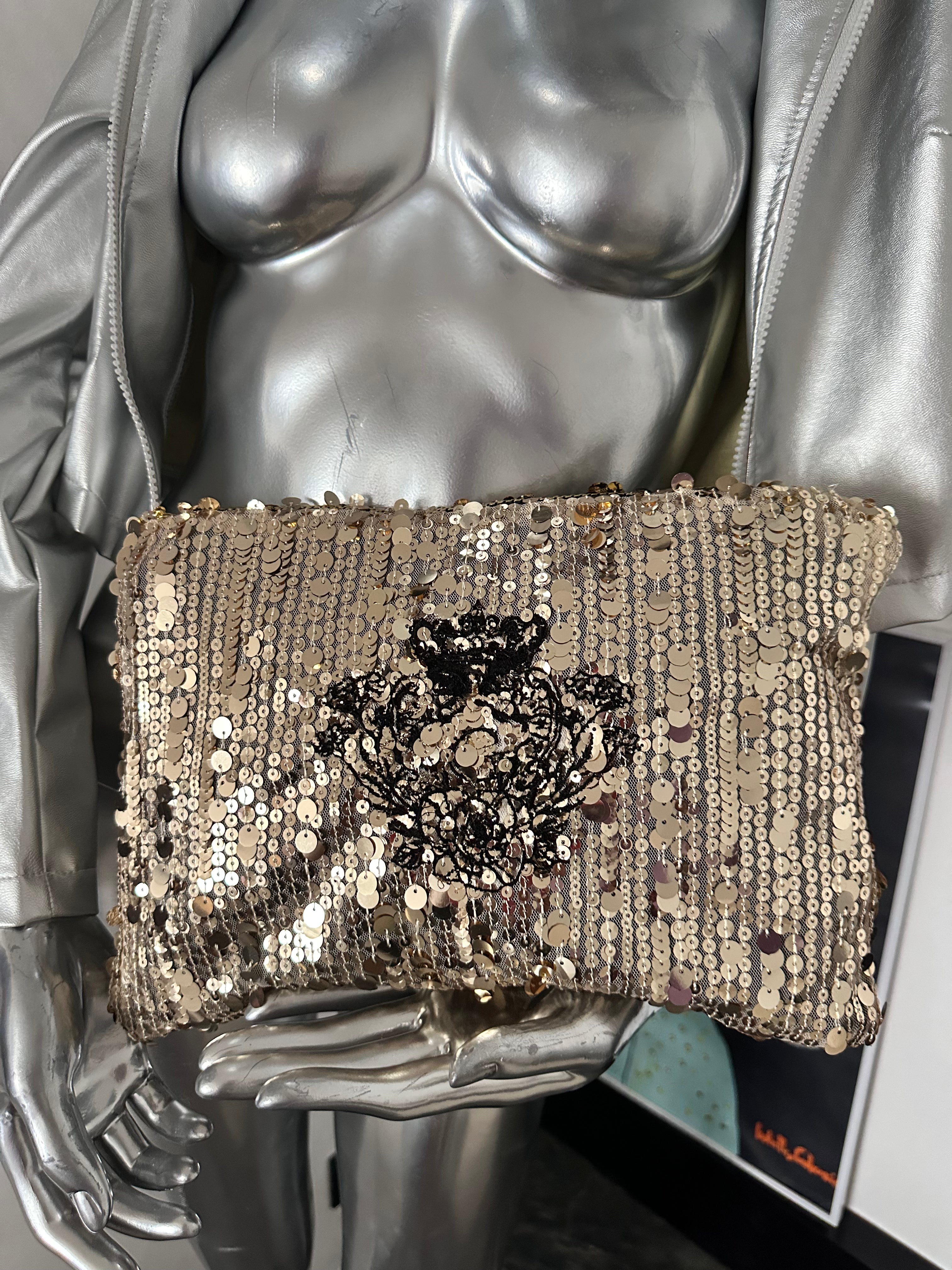 Pochette XL Dorée avec sequins doublure en cretonne enduite Noir et son logo Noir