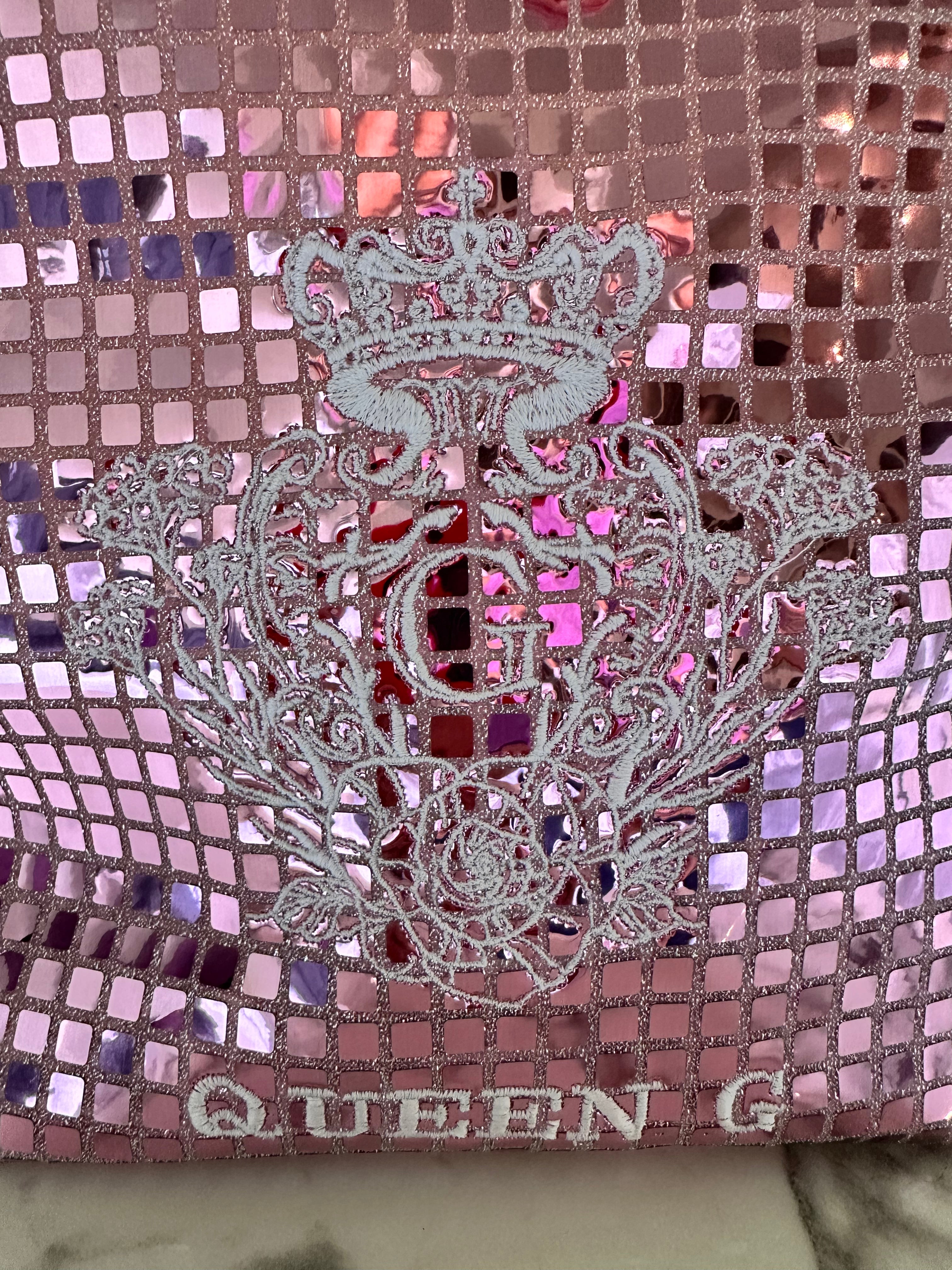 Sac paillettes carrées Rose sa doublure Blanche et son logo Blanc