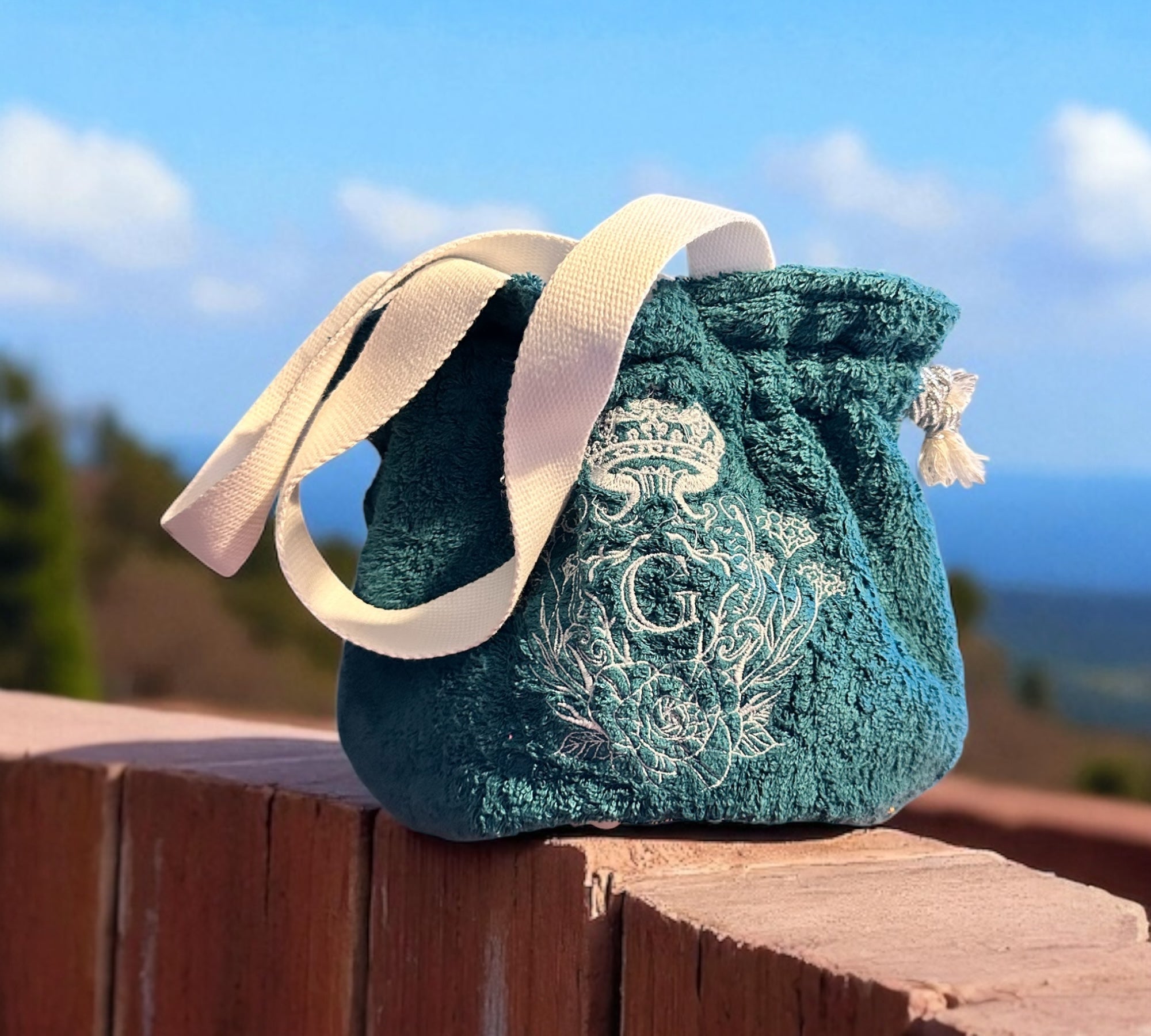 Modèle Mini sac cabas en éponge Verte intérieur en cretonne enduite Argentée Logo Argent