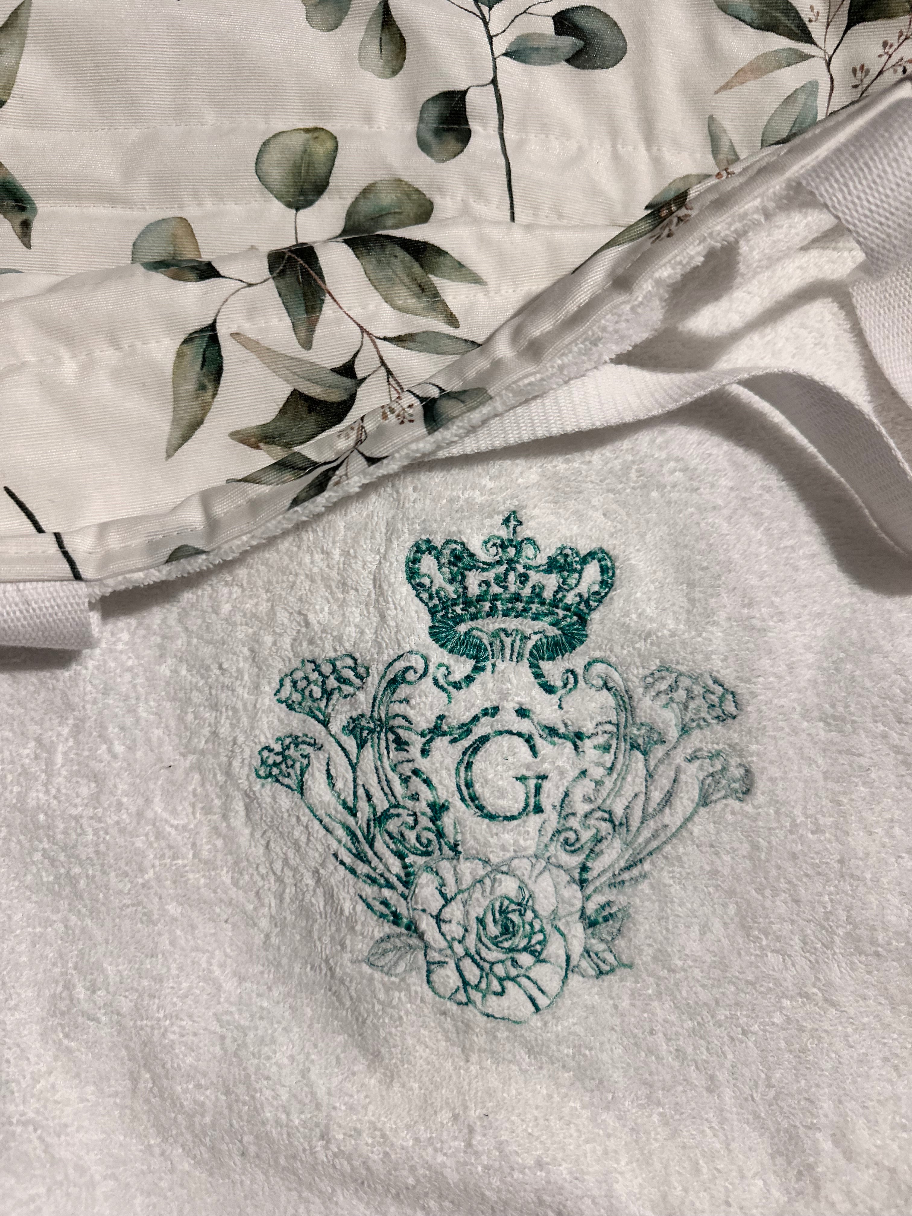 Modèle sac cabas XL éponge Bonie Blanche intérieur en cretonne enduite motif feuillage Vert et son logo Vert